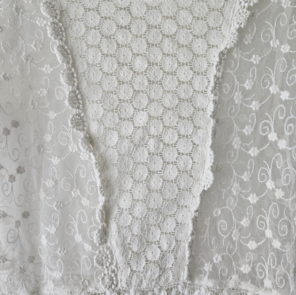 White Lace Top - Picture 2 of 6